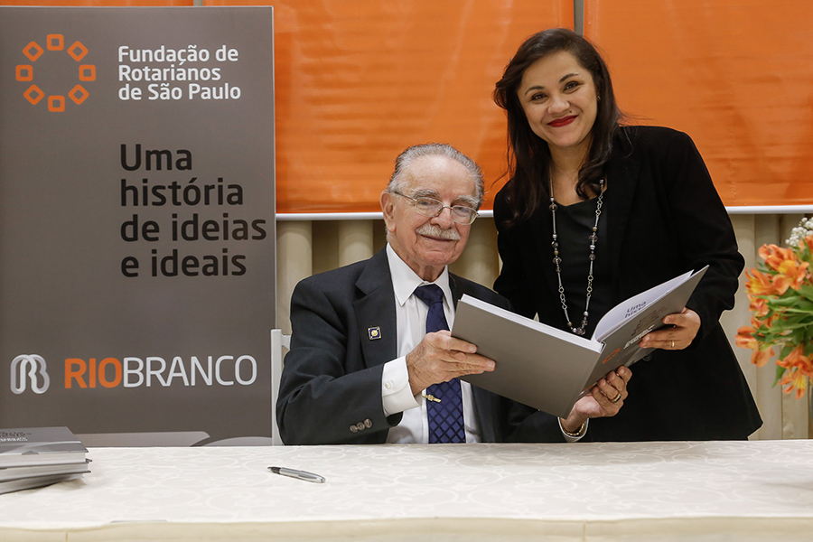 Livro comemorativo aos 70 anos da FRSP: Uma história de ideias e ideais