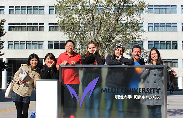 Alunos conheceram a Universidade de Meiji, no Japão