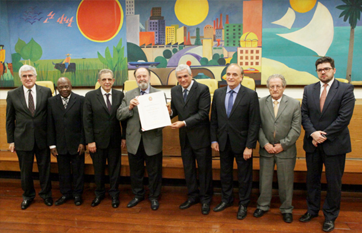 Professor Antonio Carlos Malheiros é homenageado