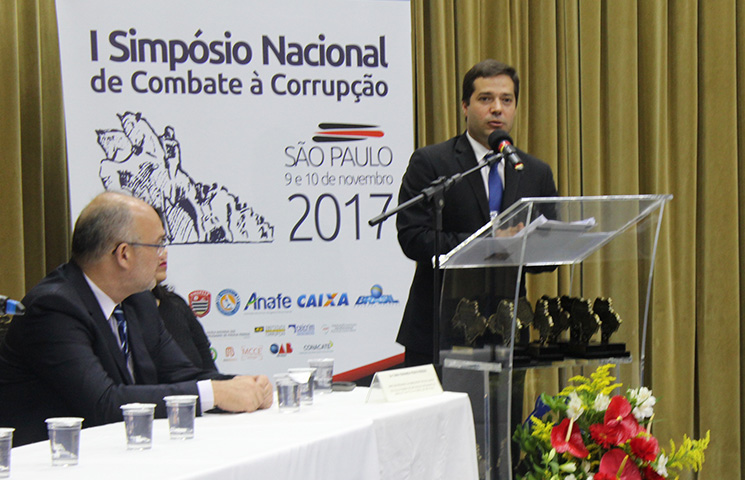 Combate à Corrupção