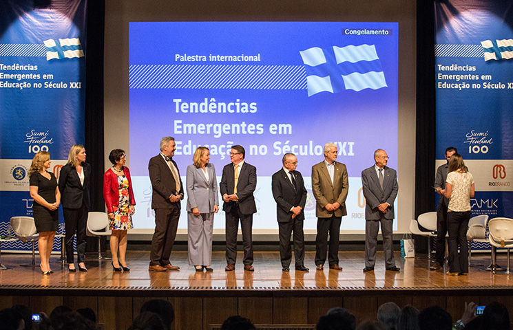 Seminário Internacional Tendências Emergentes em Educação