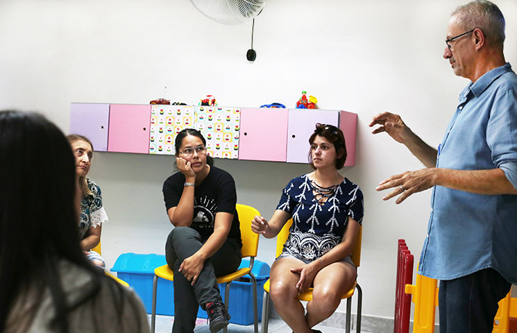CES Rio Branco promove espaços para conversação em Libras
