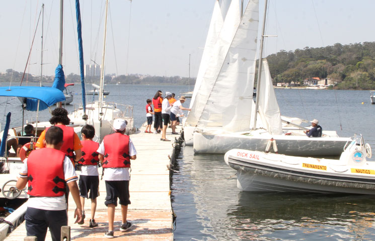 Alunos participam do projeto Sailing Sense