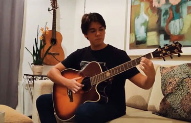 Viva Fest: alunos mostram talentos e show online