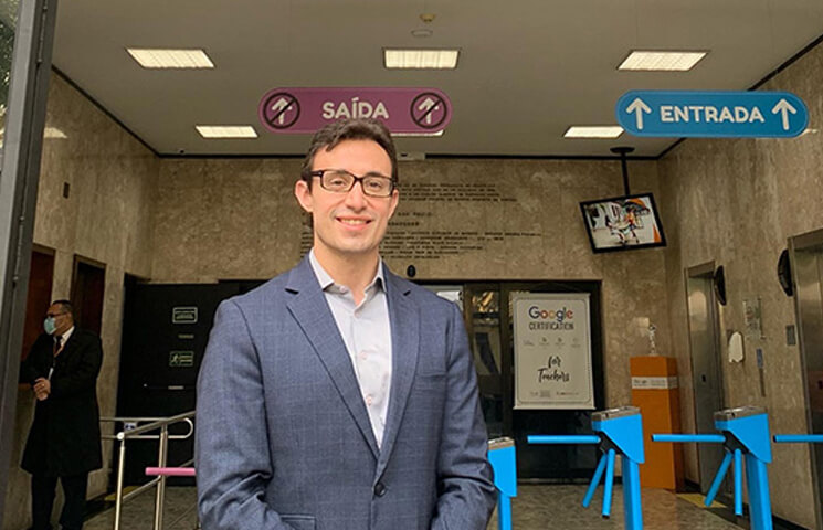 O ex-aluno riobranquino e médico pediatra, Gabriel Variane, fala de sua trajetória profissional e relembra os tempos de escola