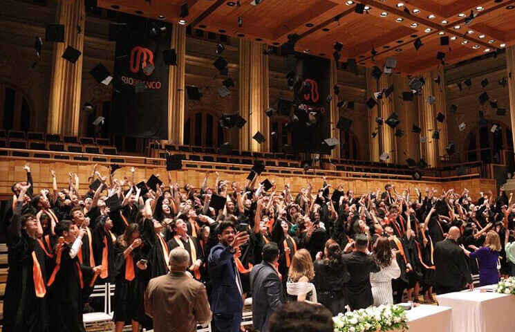 Sala São Paulo recebe colação de grau dos alunos da 3ª série do ensino médio do Colégio Rio Branco