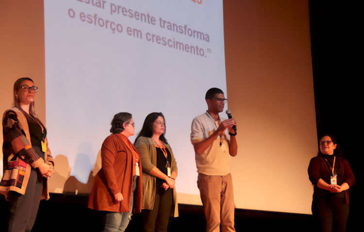 Boas-vindas aos jovens e familiares