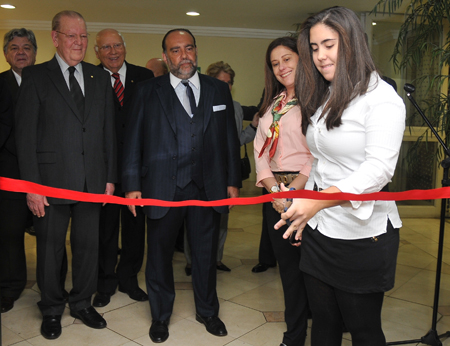 José Alfredo Pretoni, Eduardo de Barros Pimentel, Antônio José da Costa, Paulo Eduardo e Cinthia, filhos de Paulo Viriato Corrêa da Costa, e a neta Julia.